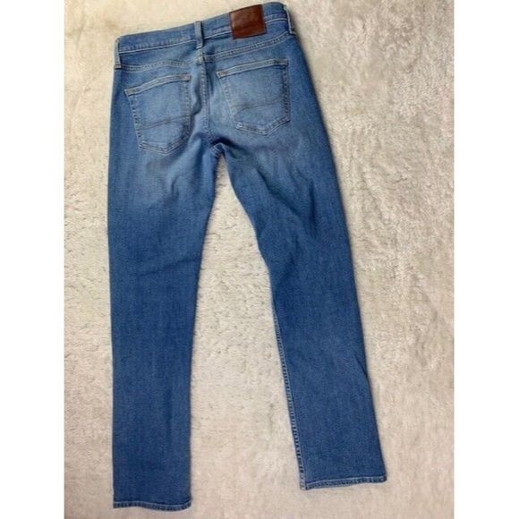 Hollister 30x32 Mens Jeans Distress Slim Straight Epic Flex (Actual Inse… - Picture 2 of 4